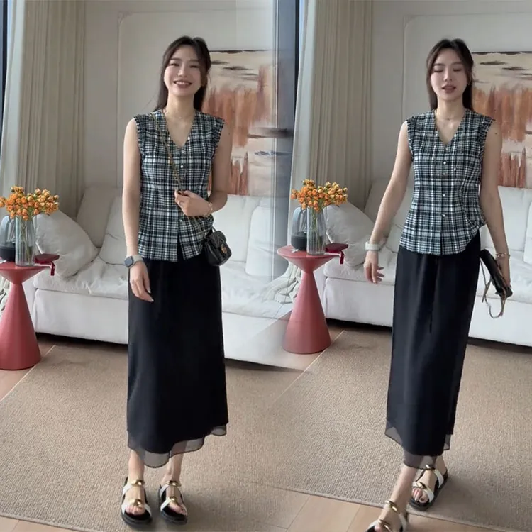 时尚夏季韩版V领无袖格子上衣宽松网纱半身裙子2025年轻熟风套装