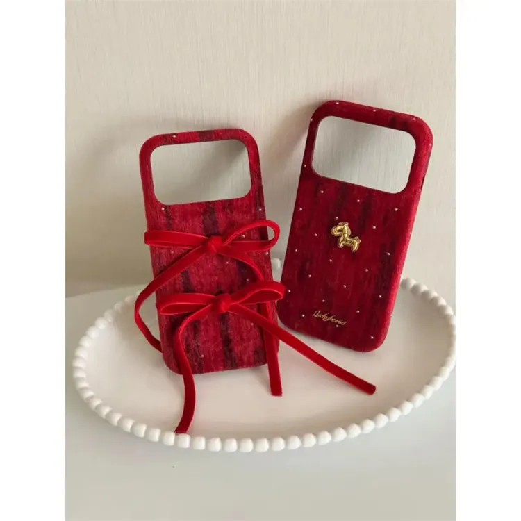 新年红色小马绑带适用17promax手机壳苹果16pro蝴蝶结15丝绒闪钻