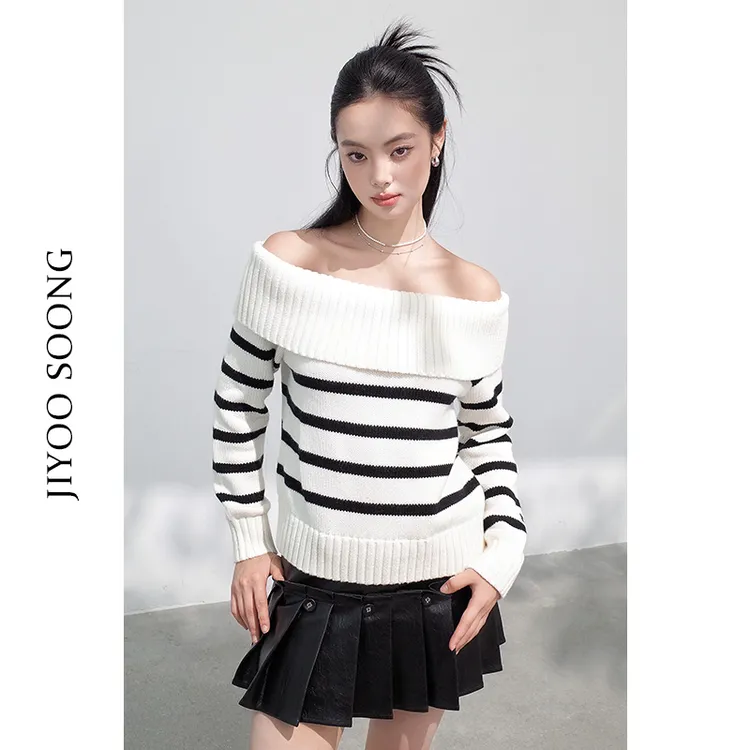 JIYOOSOONG | 慵懒复古一字肩大翻领条纹毛衣