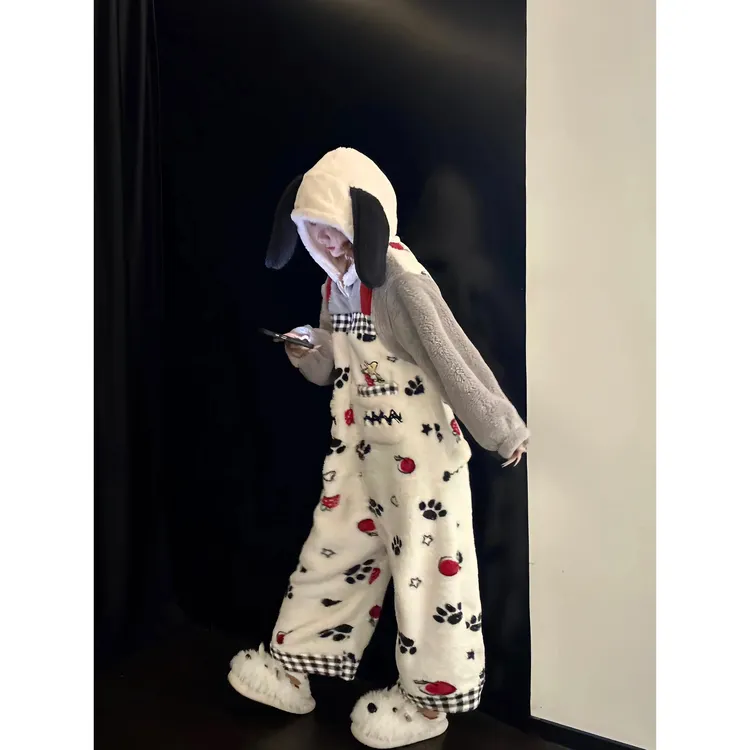 可爱卡通小狗连帽耳朵珊瑚绒撞色睡衣女冬季加厚保暖连体衣家居服