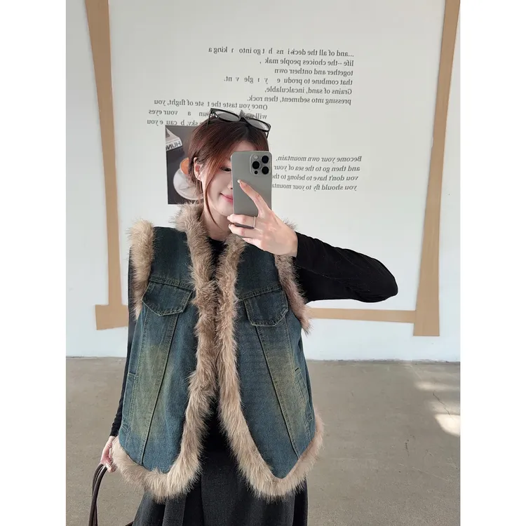 希妮丝 秋冬新款高级感牛仔马甲外套女装小众炸街设计感无袖上衣