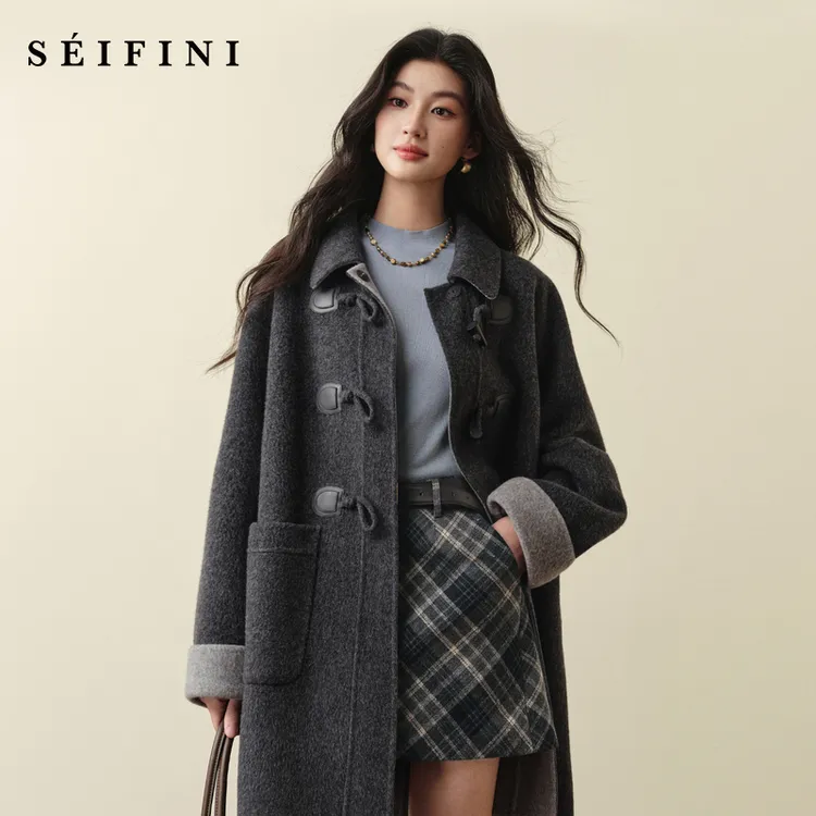 【孟子义代言】诗凡黎绵羊毛牛角扣小翻领毛呢外套学院风7G9170321