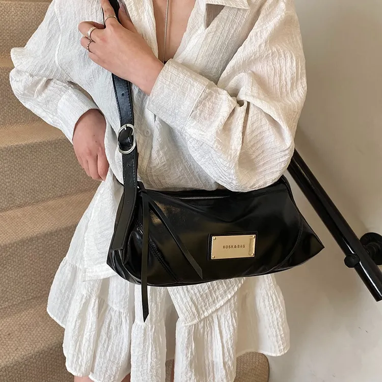 高级感腋下包包女2025新款蝙蝠包小众设计单肩斜挎包波士顿托特包