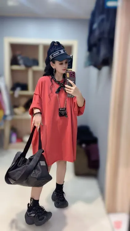 芬儿家欧货时尚大版宽松口袋大体恤衣长85左右