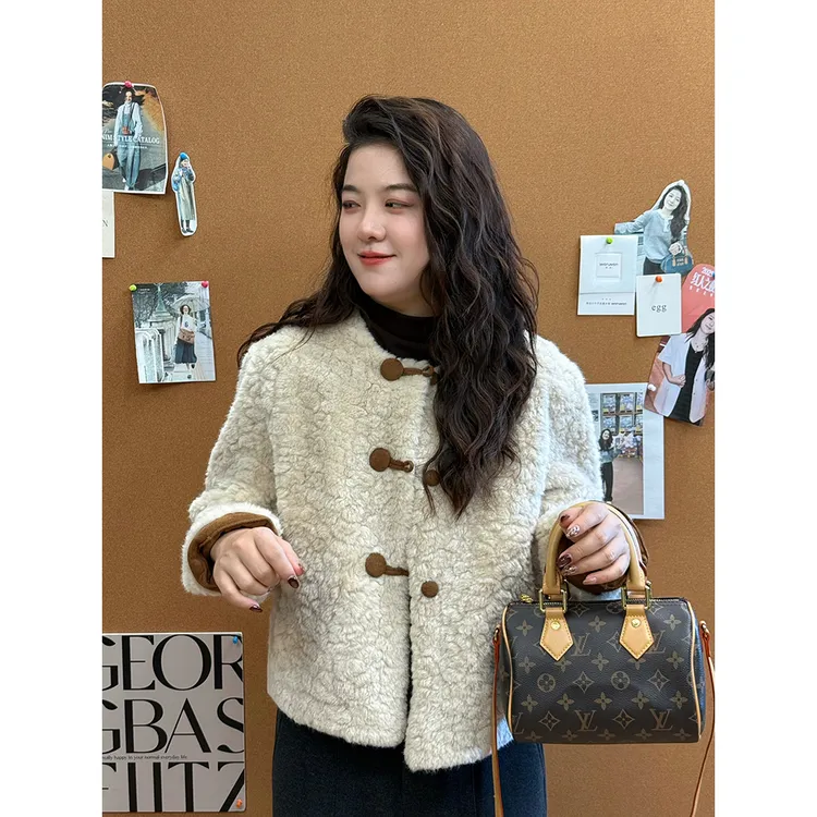 WenWen小个子2025秋冬新款百搭糕糕毛单排扣减龄上衣外套4584