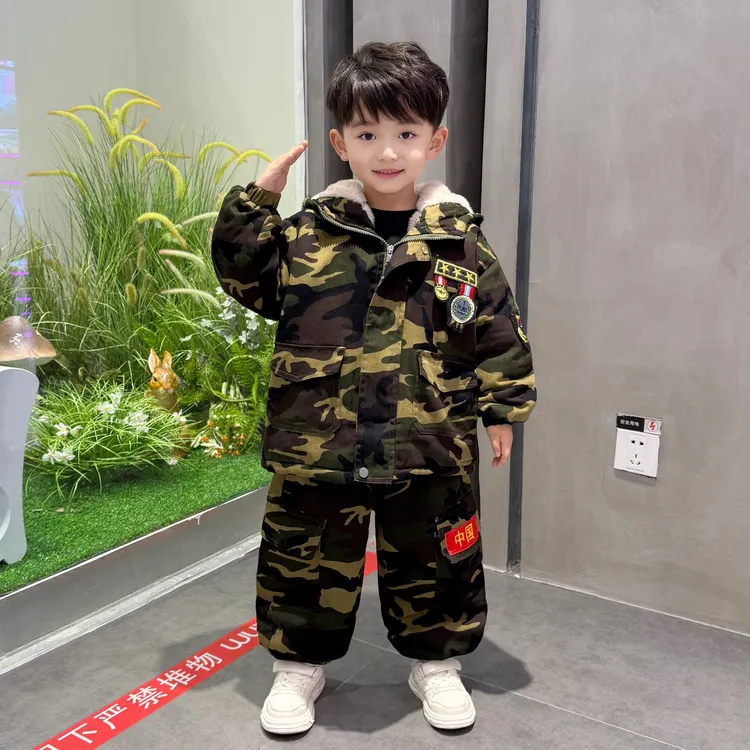 男童冬装加绒套装2025新款军旅风儿童加厚迷彩衣服男孩保暖两件套