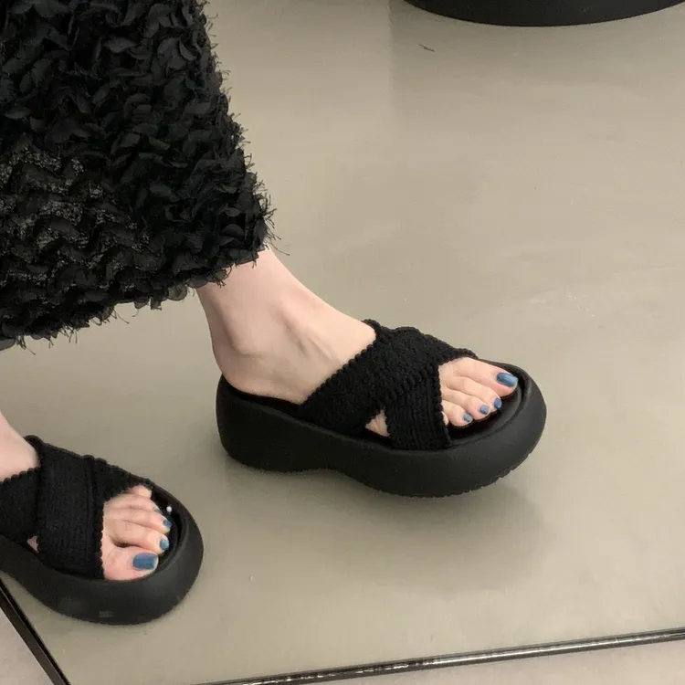 【万达撤柜】厚底增高交叉带拖鞋女夏外穿新款外出爆款凉拖时尚防滑