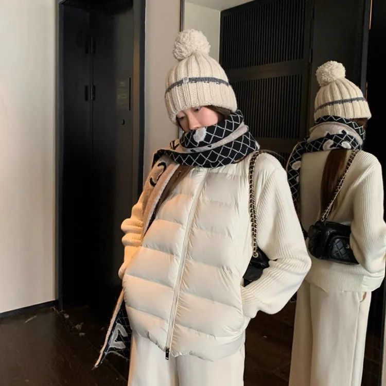【田姐专属】进阶温暖系   可溯源三*星安心白鸭绒针织插肩袖拼接短款羽绒服女
