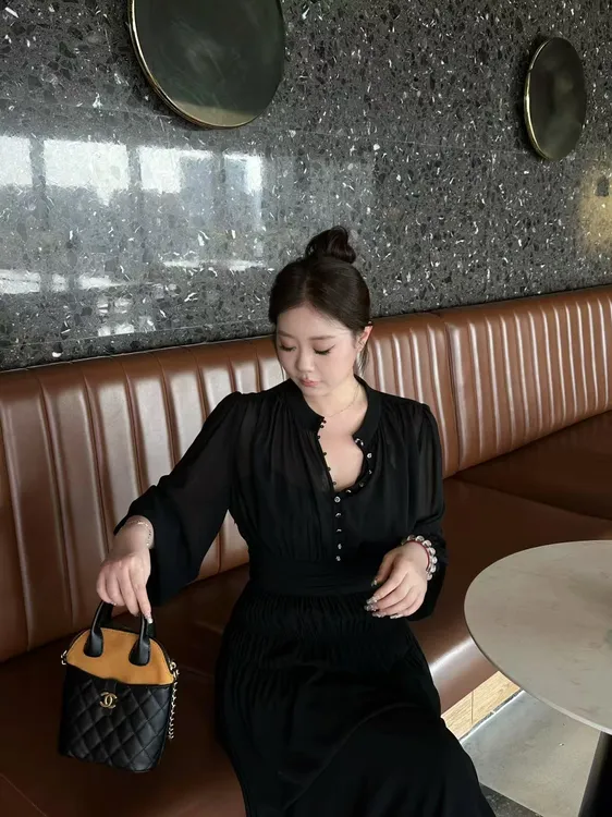 琪琪怪怪大码女装【黑色玩家】秋季气质褶皱收腰显瘦连衣裙D17452QD