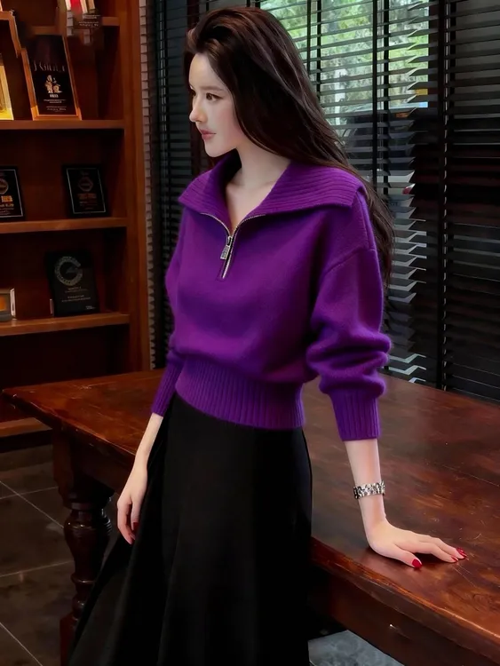 时尚简约设计感紫色翻领毛衣女2025冬季新款宽松慵懒休闲百搭长袖