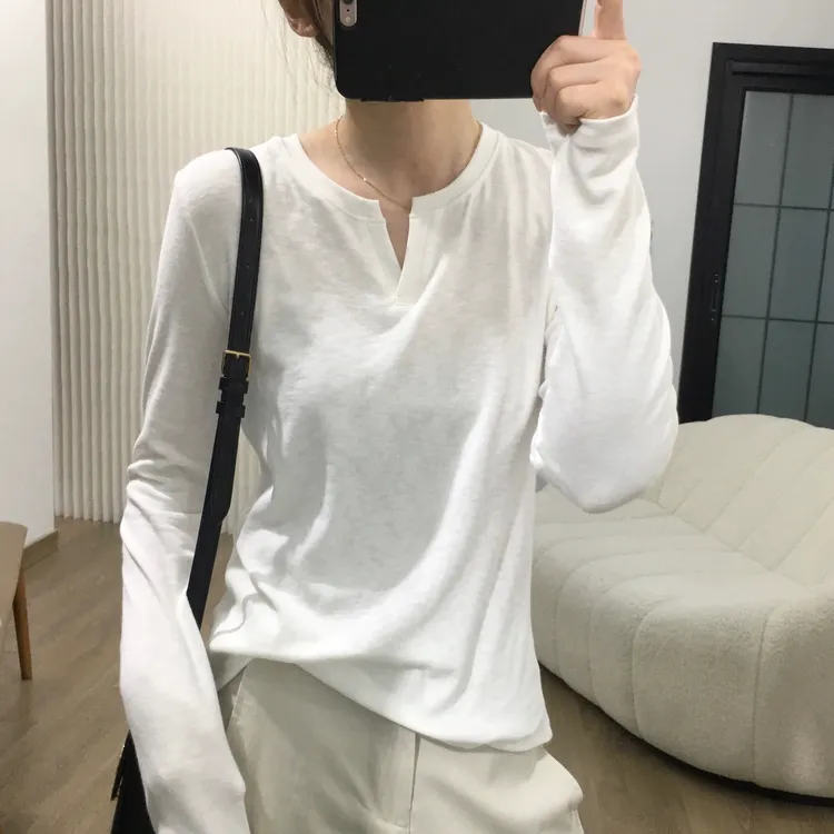 秋季新款简约肌理感V领纯色正肩长袖T恤弹力棉修身内搭打底衫上衣