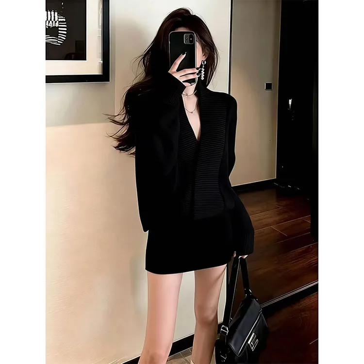 MARIE.COCO气场强大名媛女神范高级感法式大方得体奶白色连衣裙女