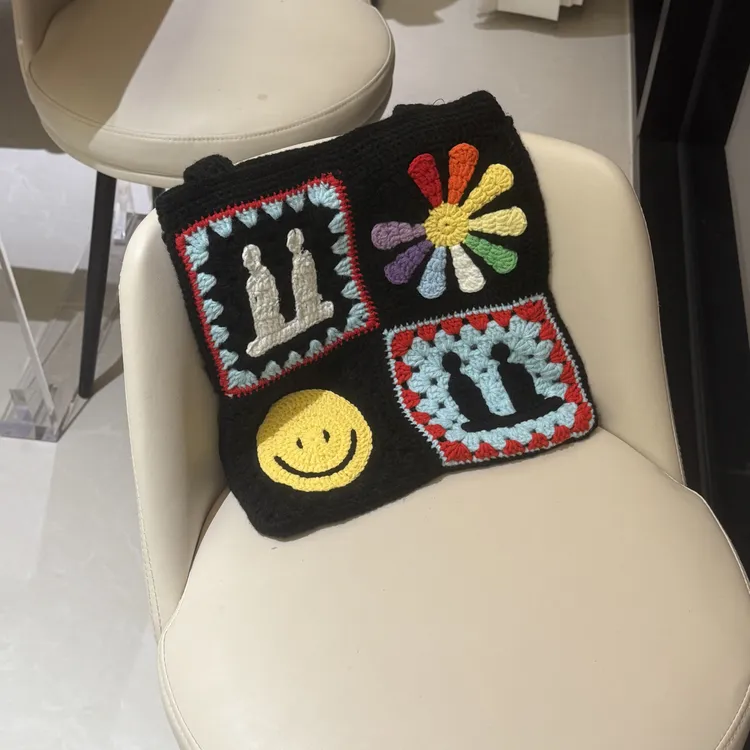 GD权志龙腋下小方包