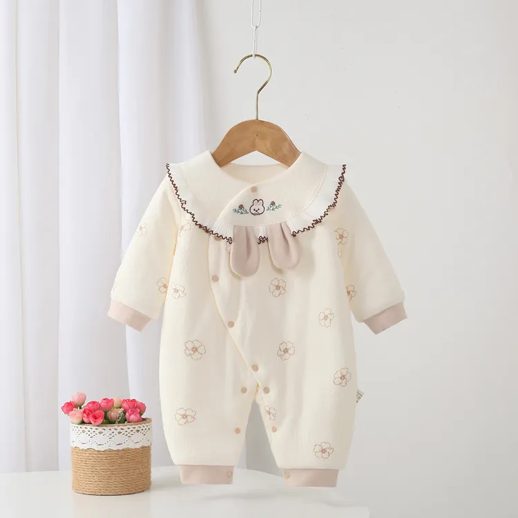 秋冬新款婴幼儿无骨女宝宝卡通花边领连体衣新生儿宝宝爬服D22047