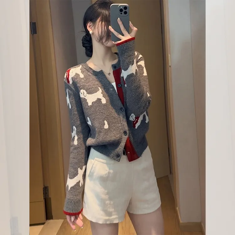 独特漂亮提花小衫外出新款灰色毛衣女秋冬装洋气高贵针织开衫上衣