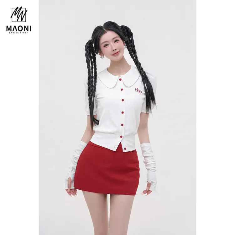 毛妮LADIESFIRST【蝴蝶陷阱】 配袖套千金感蝴蝶撞色衫早秋L2183