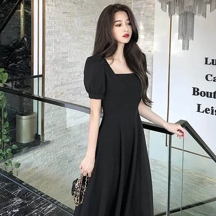 赫本风连衣裙女2025新款夏收腰显瘦小黑裙法式方领感过膝长裙
