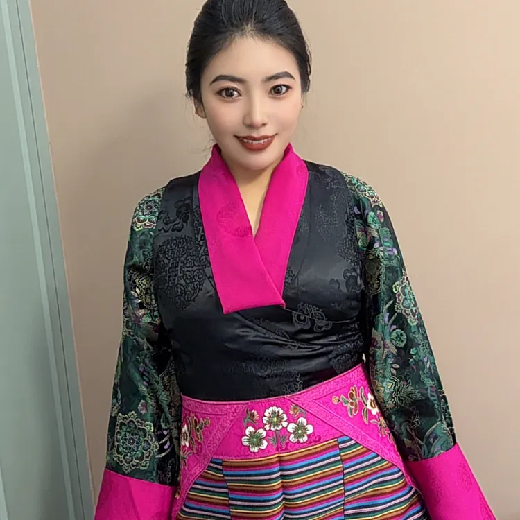 藏装内搭衬衣和邦典两件套