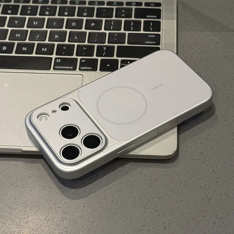 欧克里里秒变17适用苹果16/15promax手机壳17磨砂磁吸壳14/13套