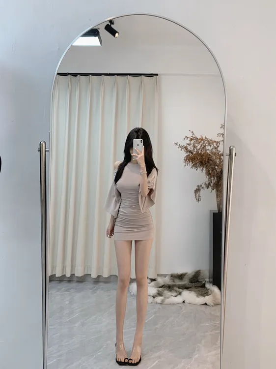 ACHUUU 珠圆玉润姐姐包臀裙一字肩褶皱收腰喇叭袖斜肩连衣裙