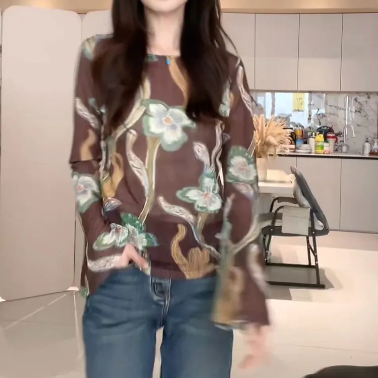 法式复古休闲手绘印花圆领上衣2025秋季款喇叭袖美拉德设计款T恤 