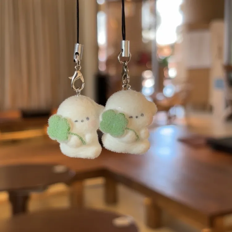 树脂植绒立体卡通可爱小狗四叶草钥匙扣手机挂饰饰品挂件
