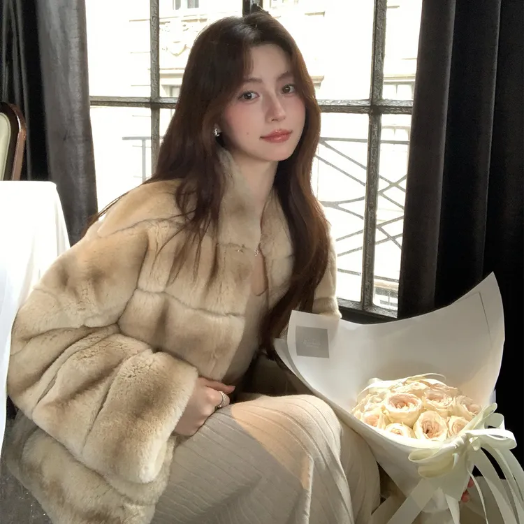 米汤家皮草“雪岭千金”海宁新款高端年轻版真獭兔毛皮毛一体外套