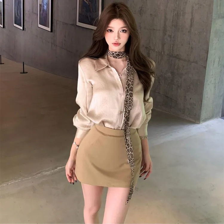 纯欲气质缎面polo领长袖衬衫女高级显瘦衬衣通勤百搭包臀短裙套装