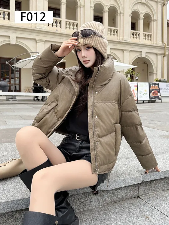 F012依莎贝尔哑光三色皮羽绒短款加厚