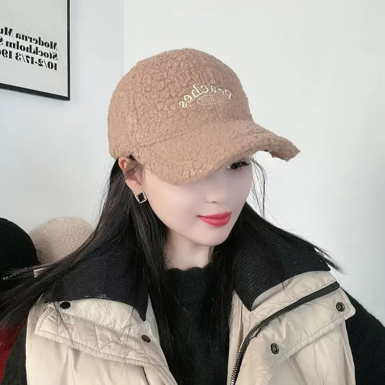 秋冬季新款羊羔绒刺绣字母棒球帽子女户外防寒保暖时尚百搭鸭舌帽