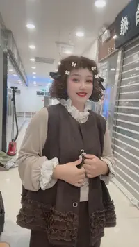 秋季新款咖色花边马甲