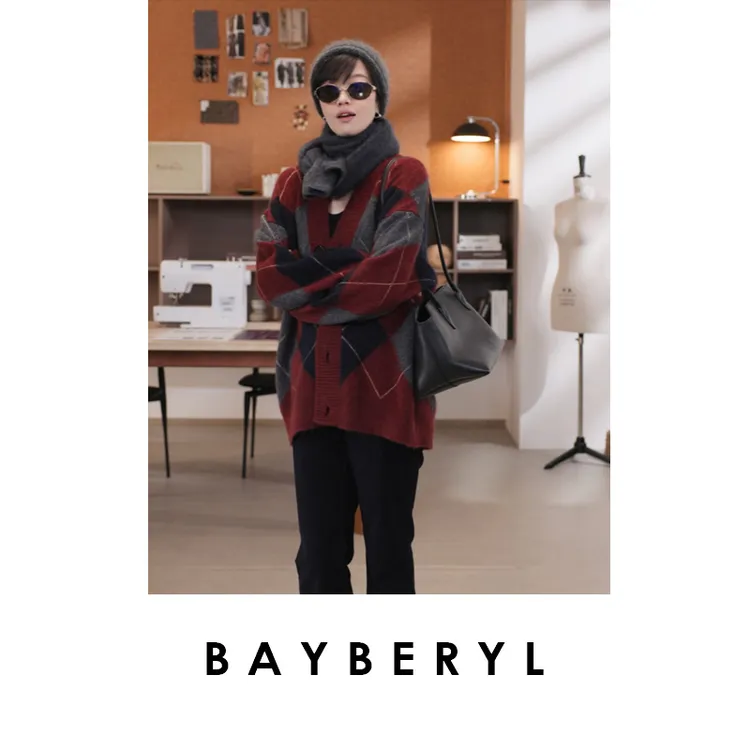 CC10-BAYBERYL老贝嵌花*牦牛拼色菱格V领宽松秋针织开衫ZZS4H2427