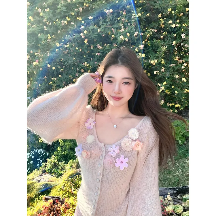 【 花开半夏】 2025春季新款手工订花针织开衫绝美毛衣高腰包臀短裙