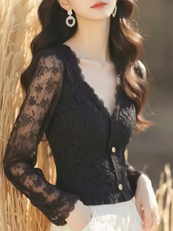 SS603法式独特漂亮小衫别致轻奢减龄洋气高级感黑色v领蕾丝衬衫
