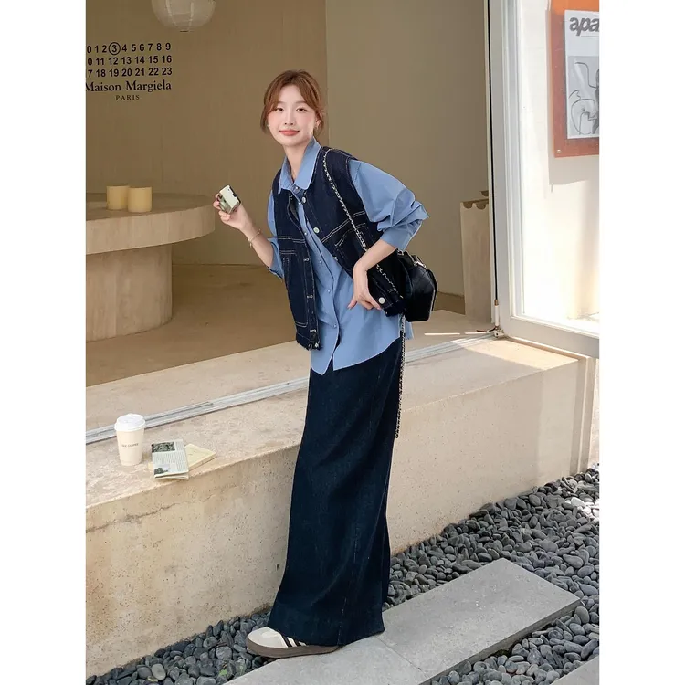 蓝色衬衫牛仔马甲阔腿裤套装2025新款女初秋ootd穿搭高级感一整套