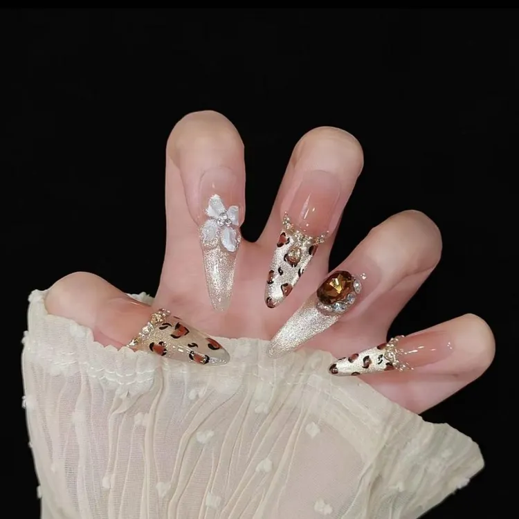 纯手工【小野猫】美甲猫眼光疗立体锆石钻爆闪蹦迪美甲穿戴甲中长款