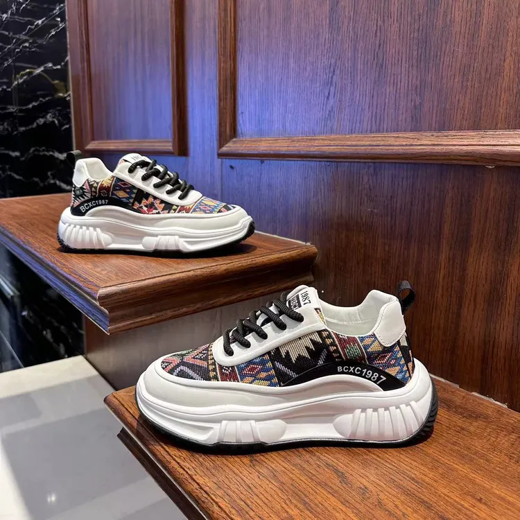 2025潮流新款轻奢印花老爹鞋时尚舒适百搭厚底系带男款运动休闲鞋