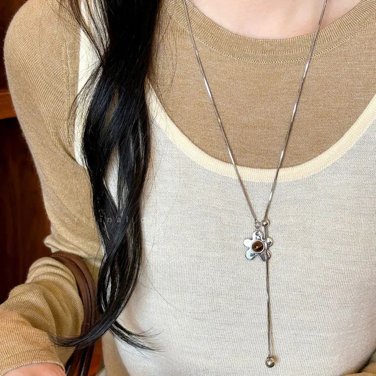 虎眼石花朵爱心抽拉项链女高级感小众长款毛衣链日常百搭复古配饰