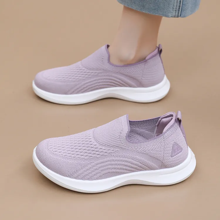 2025年春季新款老北京布鞋女单鞋轻便一脚蹬懒人鞋透气防滑妈妈鞋