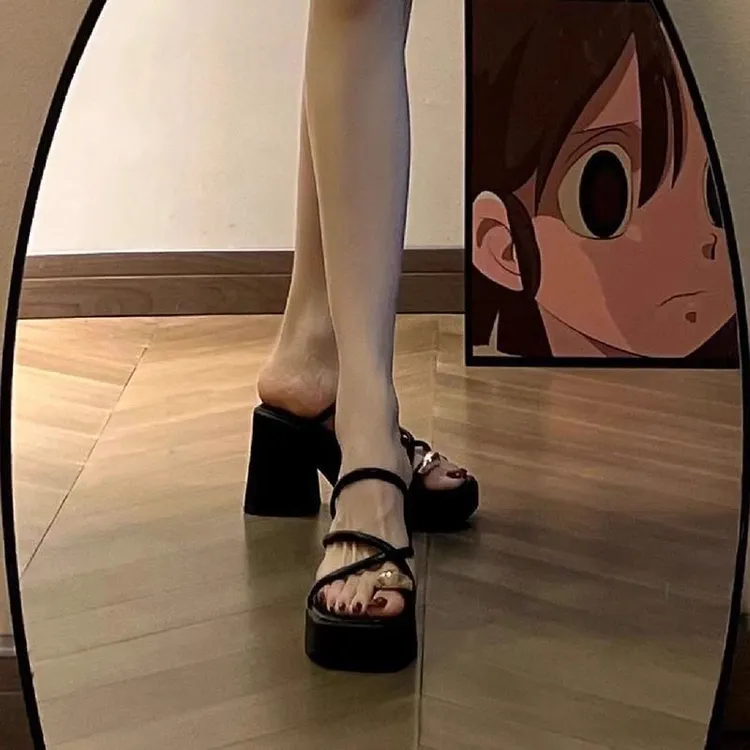 网红粗跟厚底夹趾凉拖鞋女2025夏新款时尚女士高跟外穿百搭一字拖