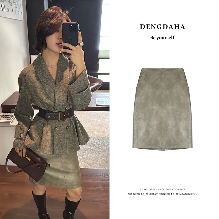 DENGDAHA「漫秋豆蔻」抗褶立体分割直筒开叉皮感短半身裙 Q5026