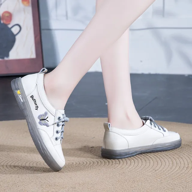 女鞋软底女士小白鞋2025新款春季真皮一脚蹬休闲平底妈妈皮鞋运动
