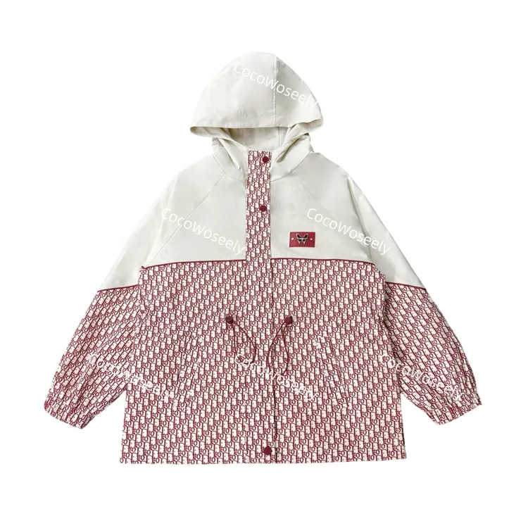 安可拉红D字印花拼接宽松连帽冲锋衣