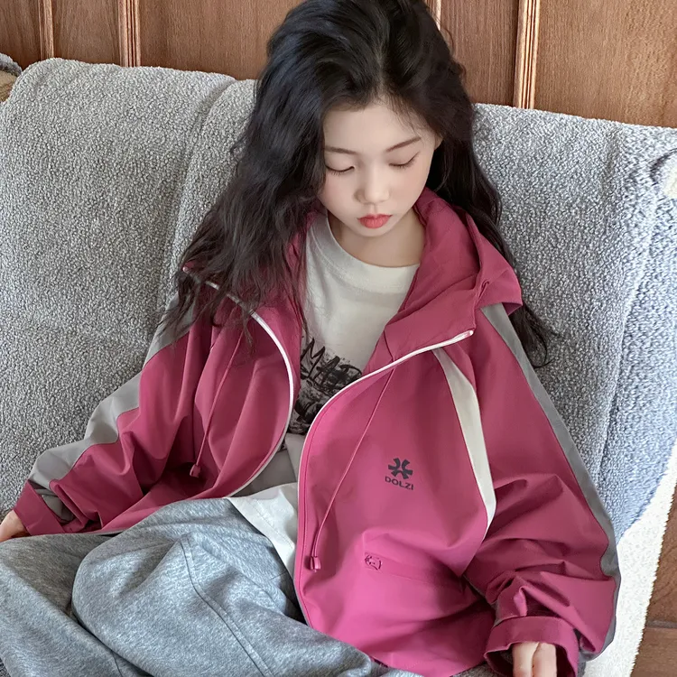 女童春秋款韩版休闲连帽外套大童女装洋气时髦儿童秋装拼色冲锋衣