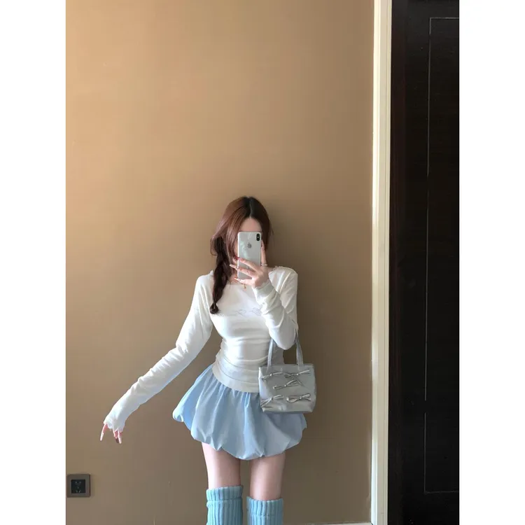 韩系穿搭套装女2025早春新款内搭打底蕾丝边长袖T恤蓝色花苞短裙