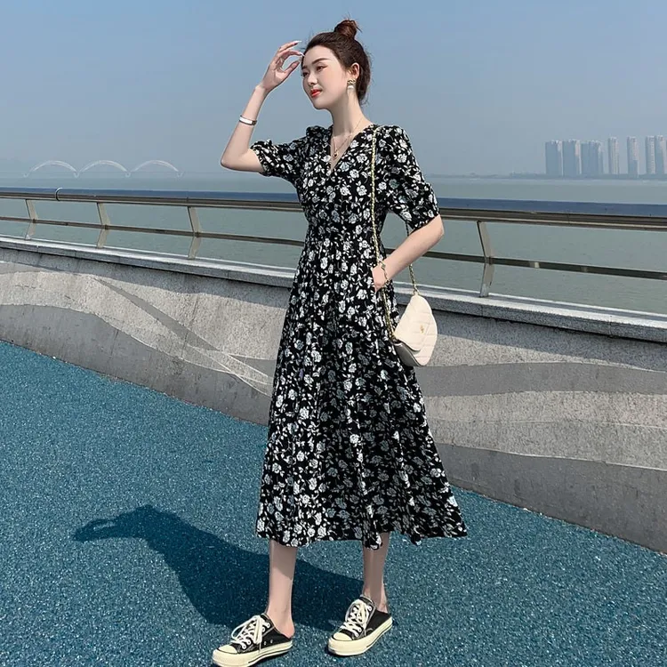 大码2024新款气质减龄雪纺连衣裙女夏胖mm遮肚显瘦长款黑色碎花裙