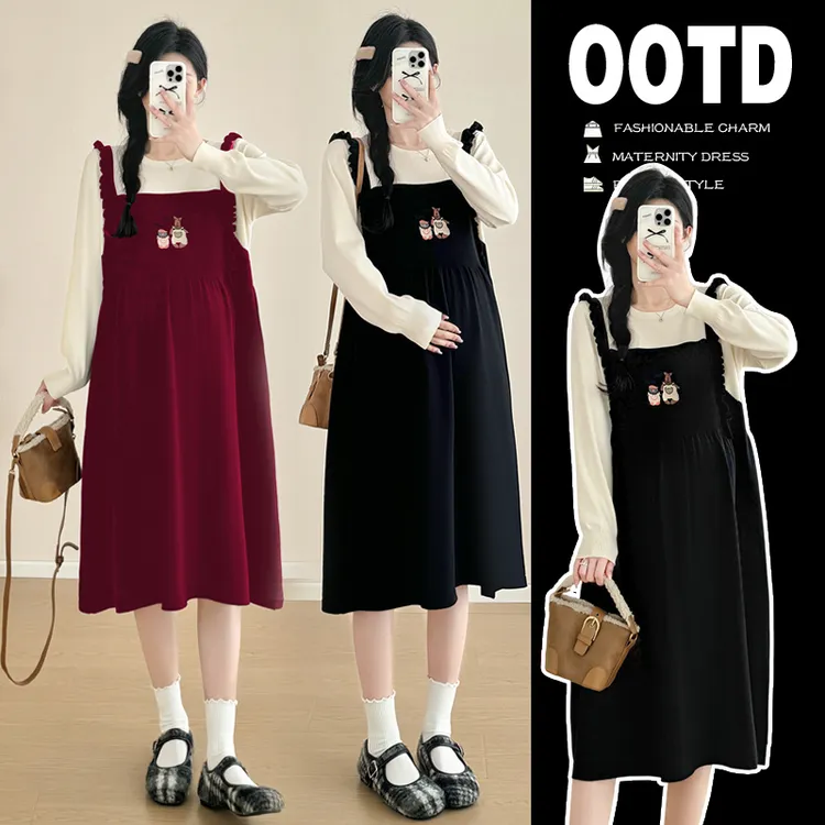 2025孕妇秋装连衣裙新款春秋休闲甜美刺绣假两件针织裙潮妈