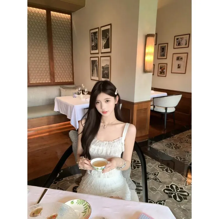 【砰然心动】韩系甜美少女2025夏季新款减龄花边吊带上衣配短裙套装