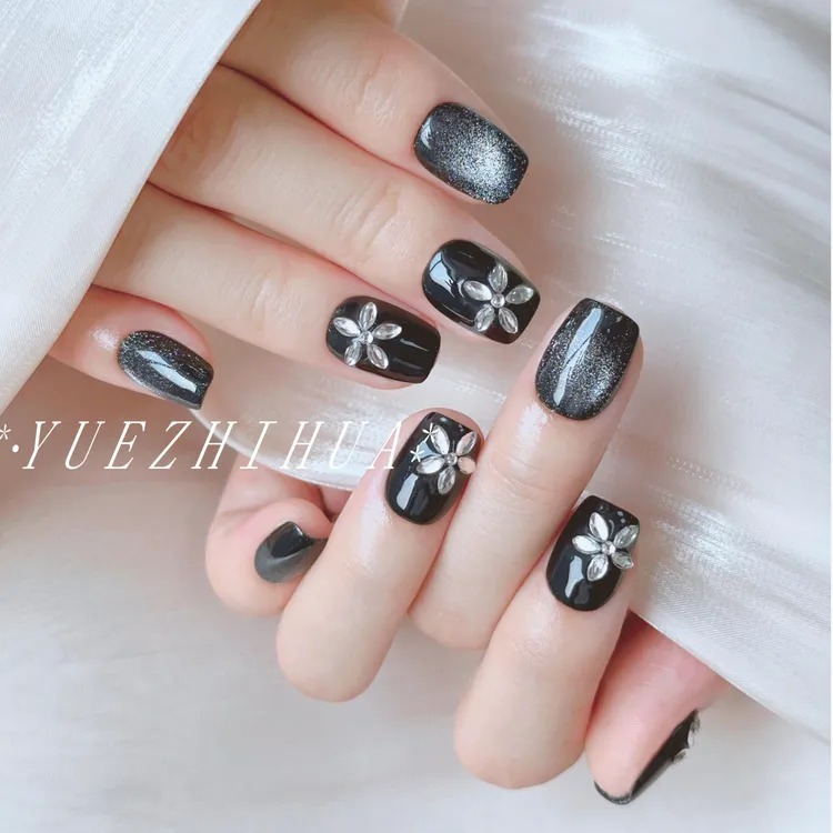 秋冬网红推荐黑色高级爆闪猫眼手工穿戴甲y2k洋气甜酷短款美甲贴