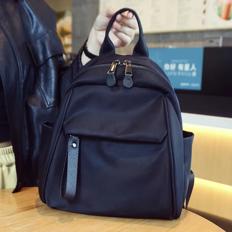 新款时尚简约高级感轻便双肩包女包2025休闲百搭防水通勤旅行背包